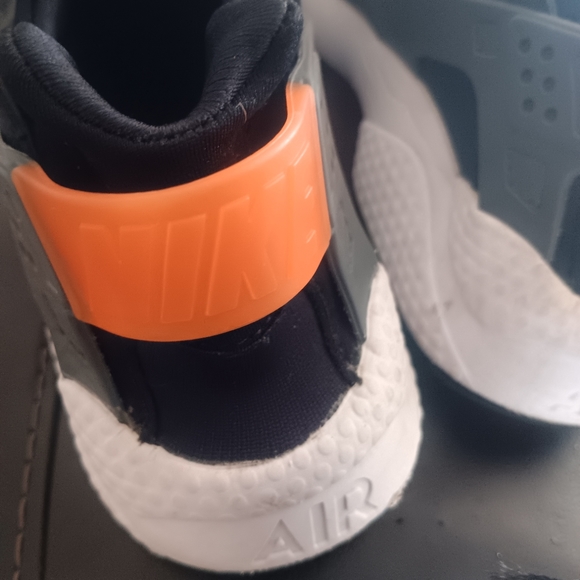 VARIETY TOP NIKE , JORDANS & MISC. LOT!!!!!   SIZE 11 - Picture 6 of 16